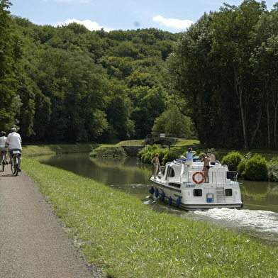 La Véloroute du Canal du Nivernais (V51)