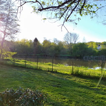 Camping Onlycamp Les Berges de l'Yonne - COULANGES-SUR-YONNE