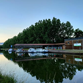 Port de la Vauvelle,  Locaboat  - CORBIGNY