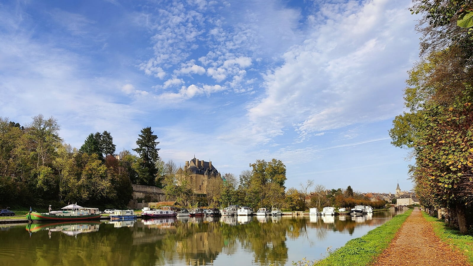 Le Canal du Nivernais de Châtillon-en-Bazois à l'écluse de Fleury